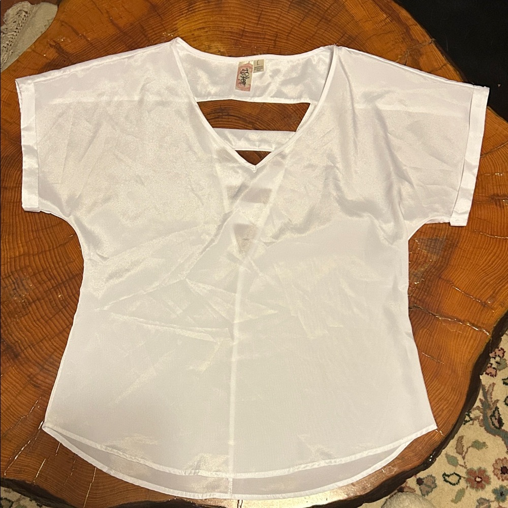 L8ter White Women's Top Size Larger Sateen Feel w/ Cut-outs in back